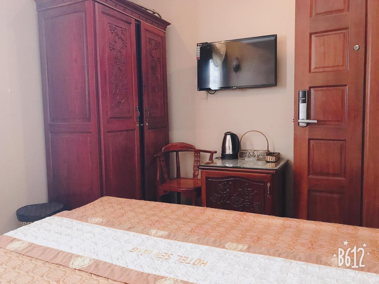 Sen Vang Hotel Ho Chi Minh City Exterior photo